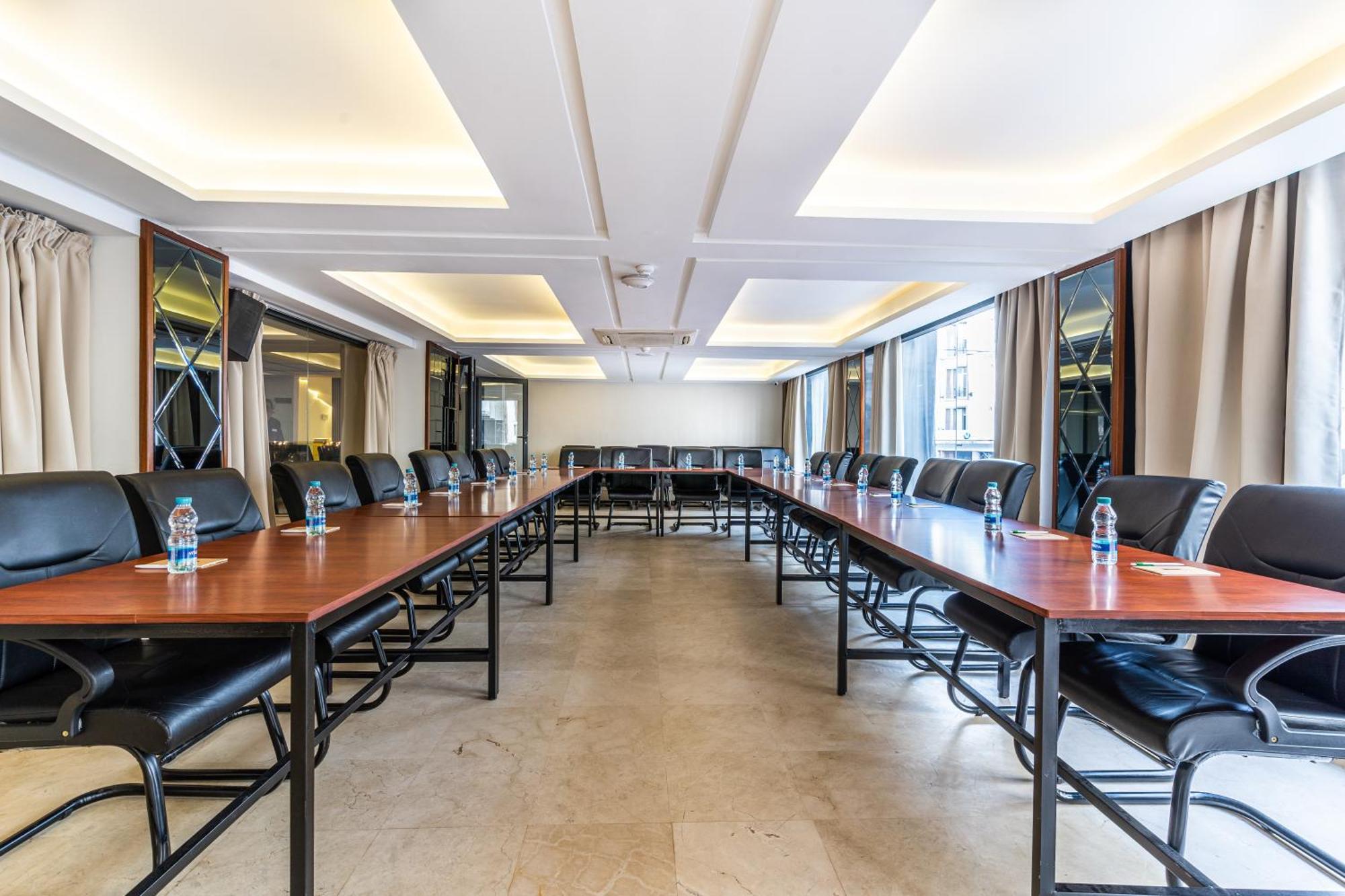One Hotel Casablanca Exterior foto The meeting room of the African Union