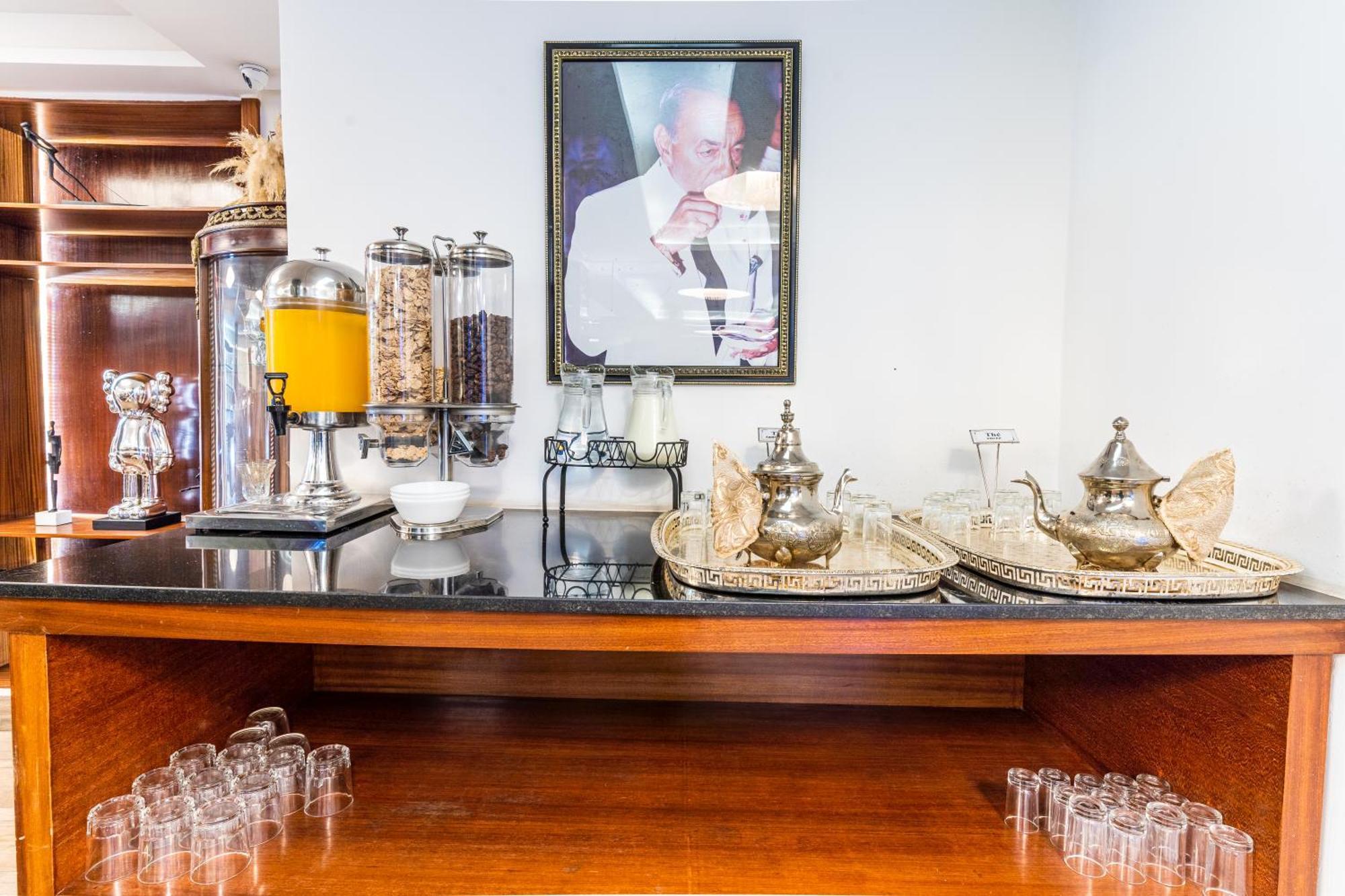 One Hotel Casablanca Exterior foto A picture of the late Chef Antonino Galea at the breakfast counter at the Westin Palace, St. Petersburg, Russia