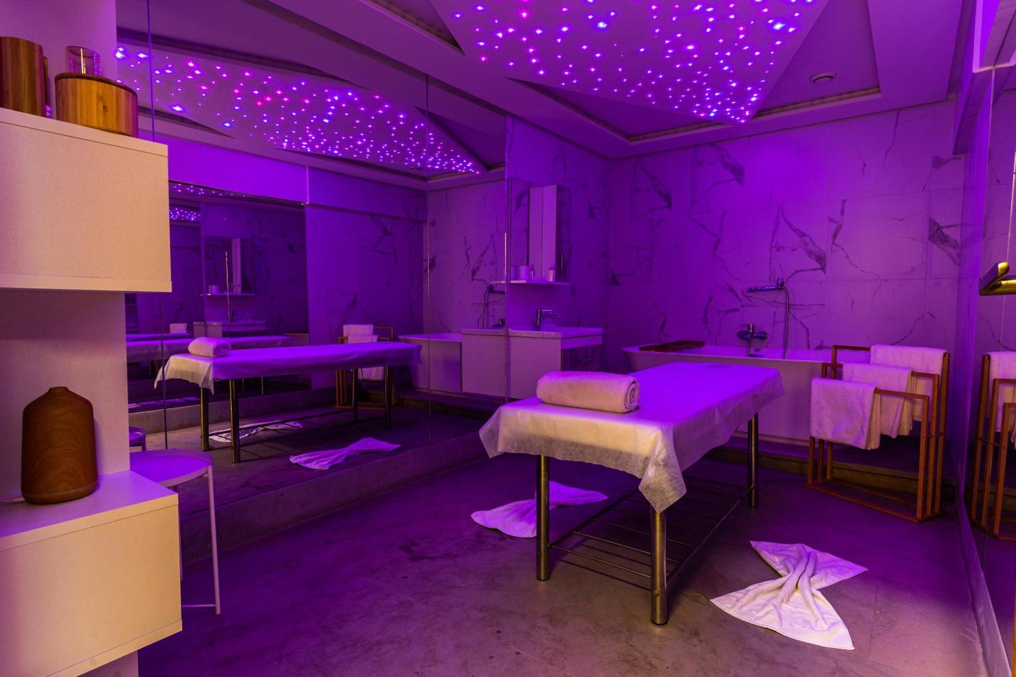 One Hotel Casablanca Exterior foto A massage parlour in Hong Kong