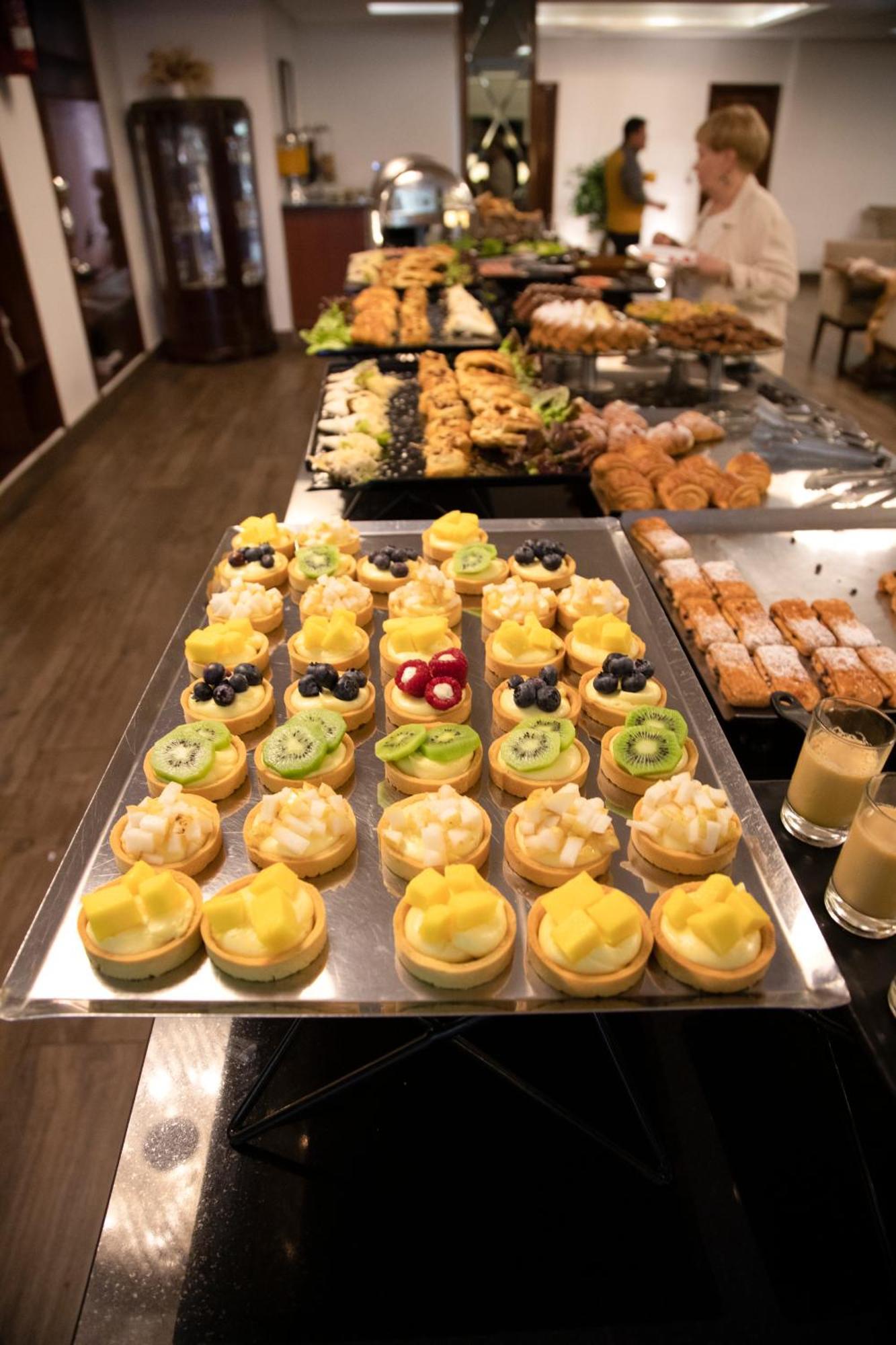 One Hotel Casablanca Exterior foto Fruit tartlets
